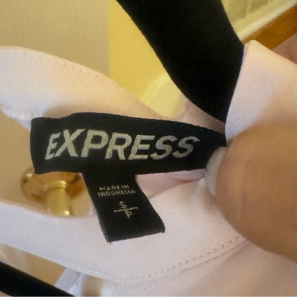 Light pink blouse - Picture 3 of 3